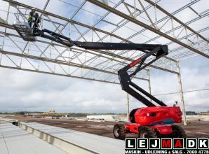 Lej en 20 Meter EL Bomlift Manitou 200ATJE 4x4