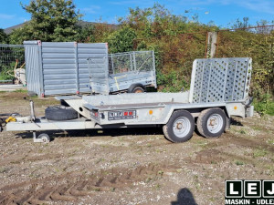 Lej en Maskintrailer med knæklad T3500kg.