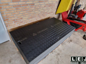 Udlejning af plastkøreplader 2000x1100x10mm