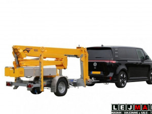 Lej en 18 meter knæk-arm trailer lift omme